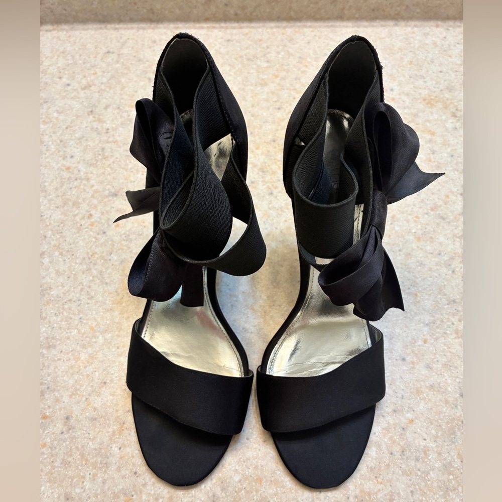 Black bow Heels